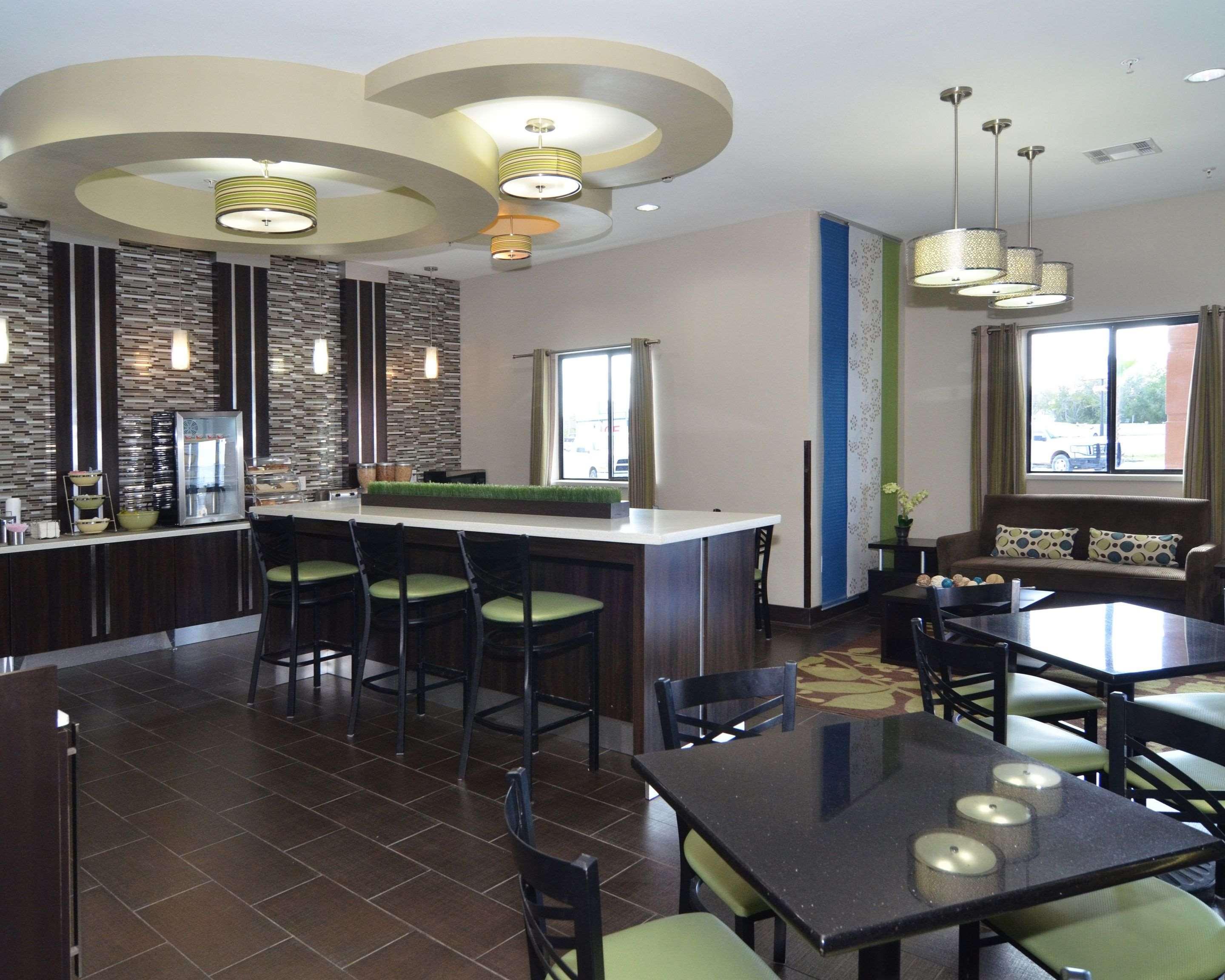 Quality Inn & Suites Kenedy - Karnes City Экстерьер фото