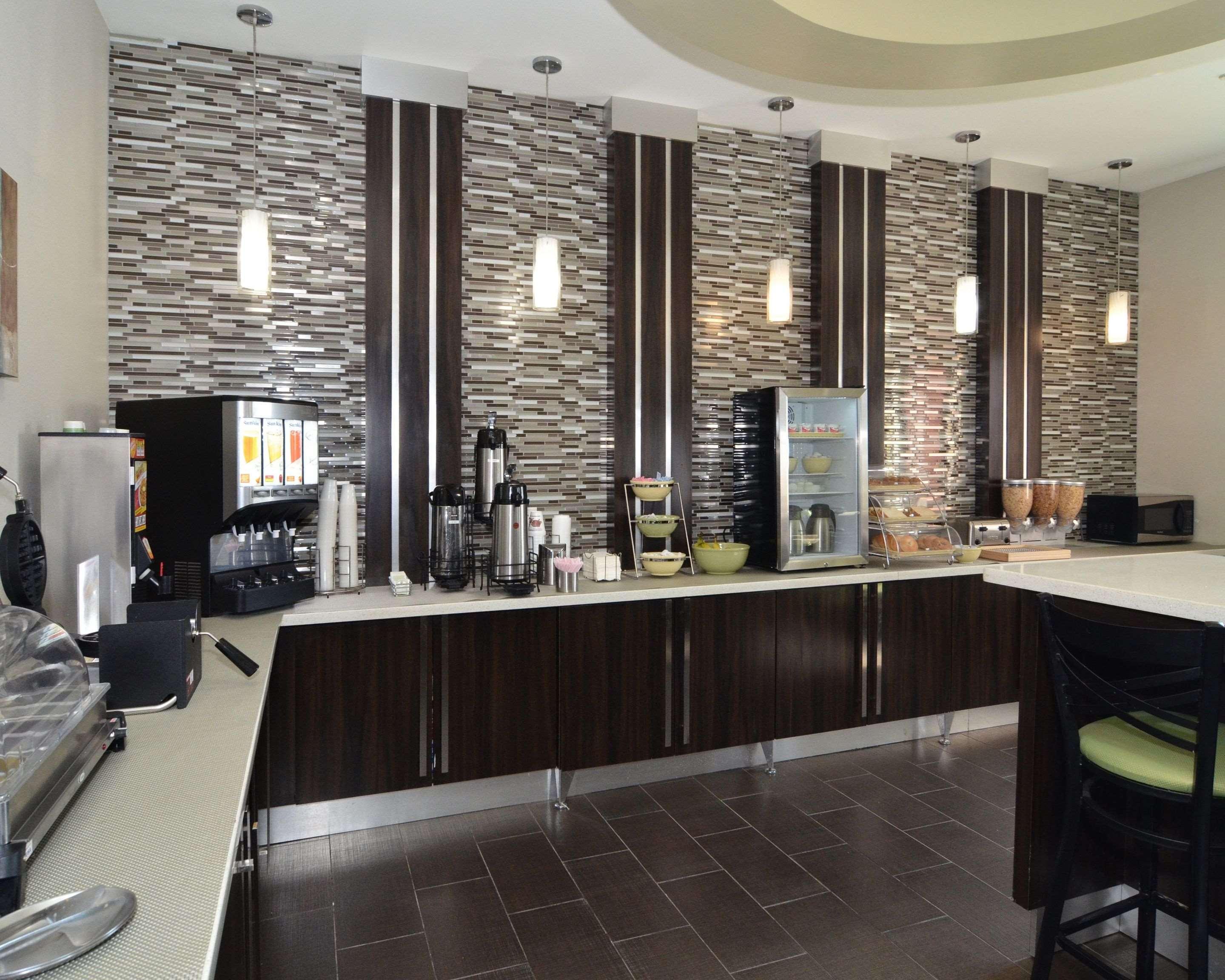 Quality Inn & Suites Kenedy - Karnes City Экстерьер фото