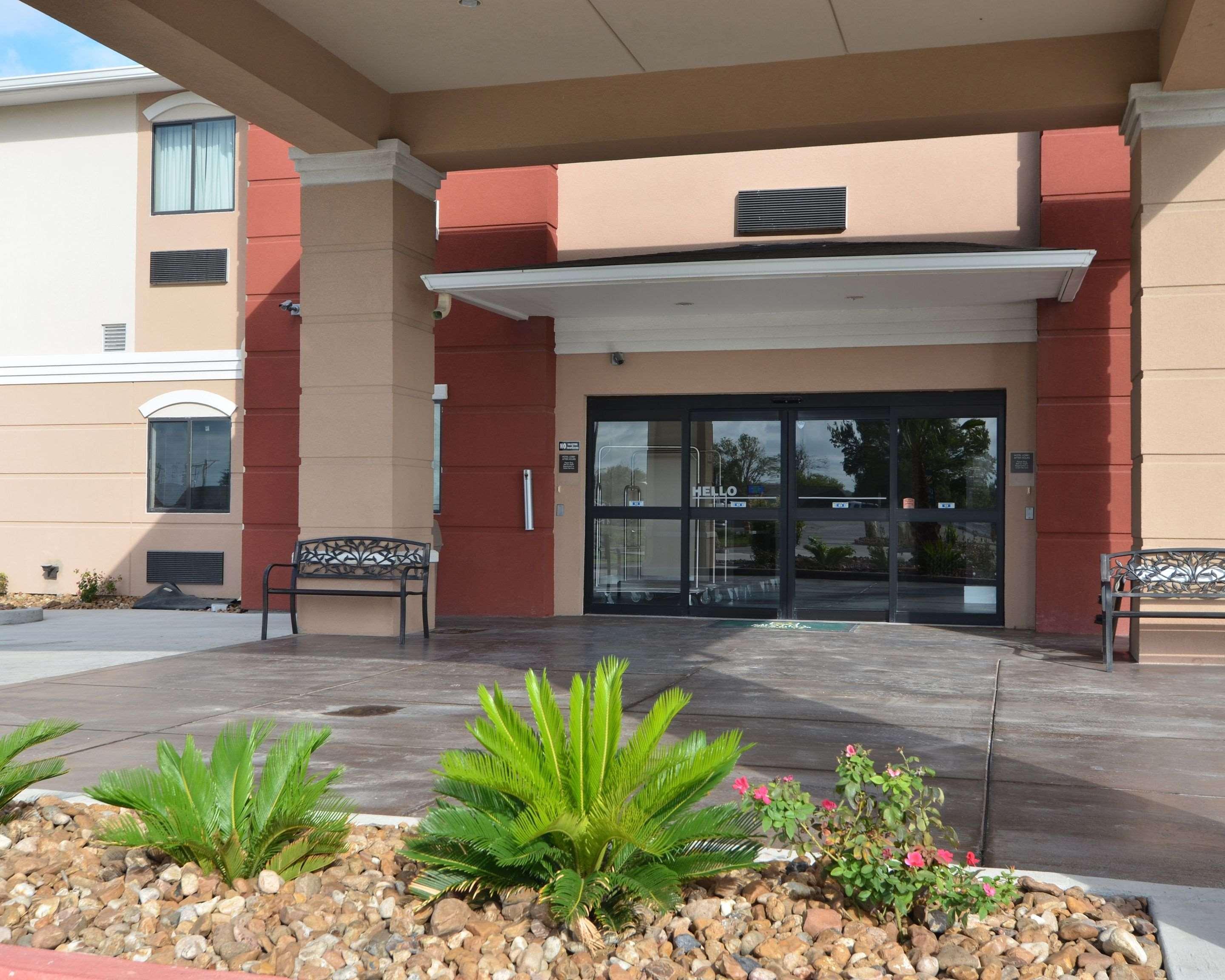 Quality Inn & Suites Kenedy - Karnes City Экстерьер фото