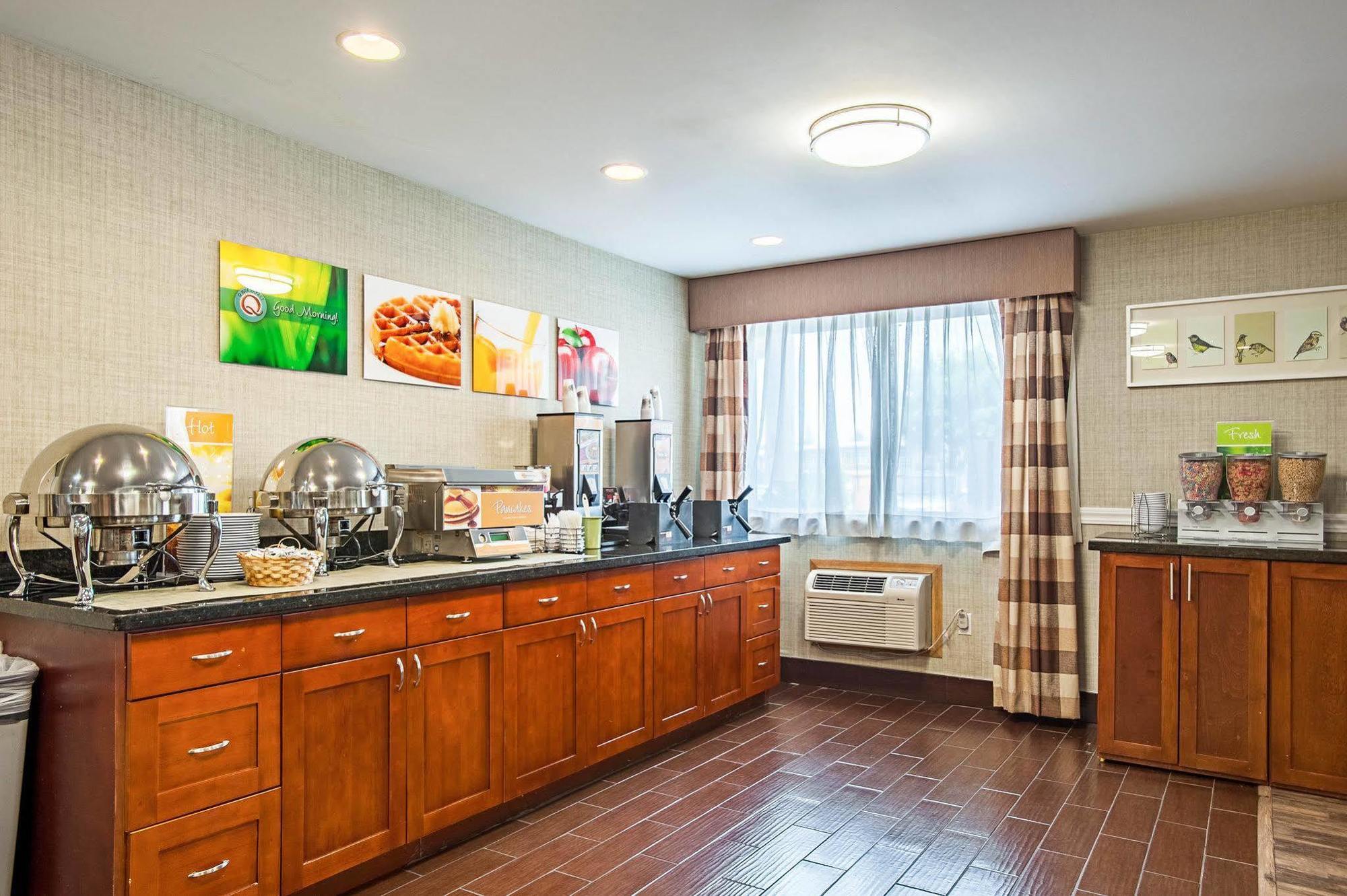 Quality Inn & Suites Kenedy - Karnes City Экстерьер фото