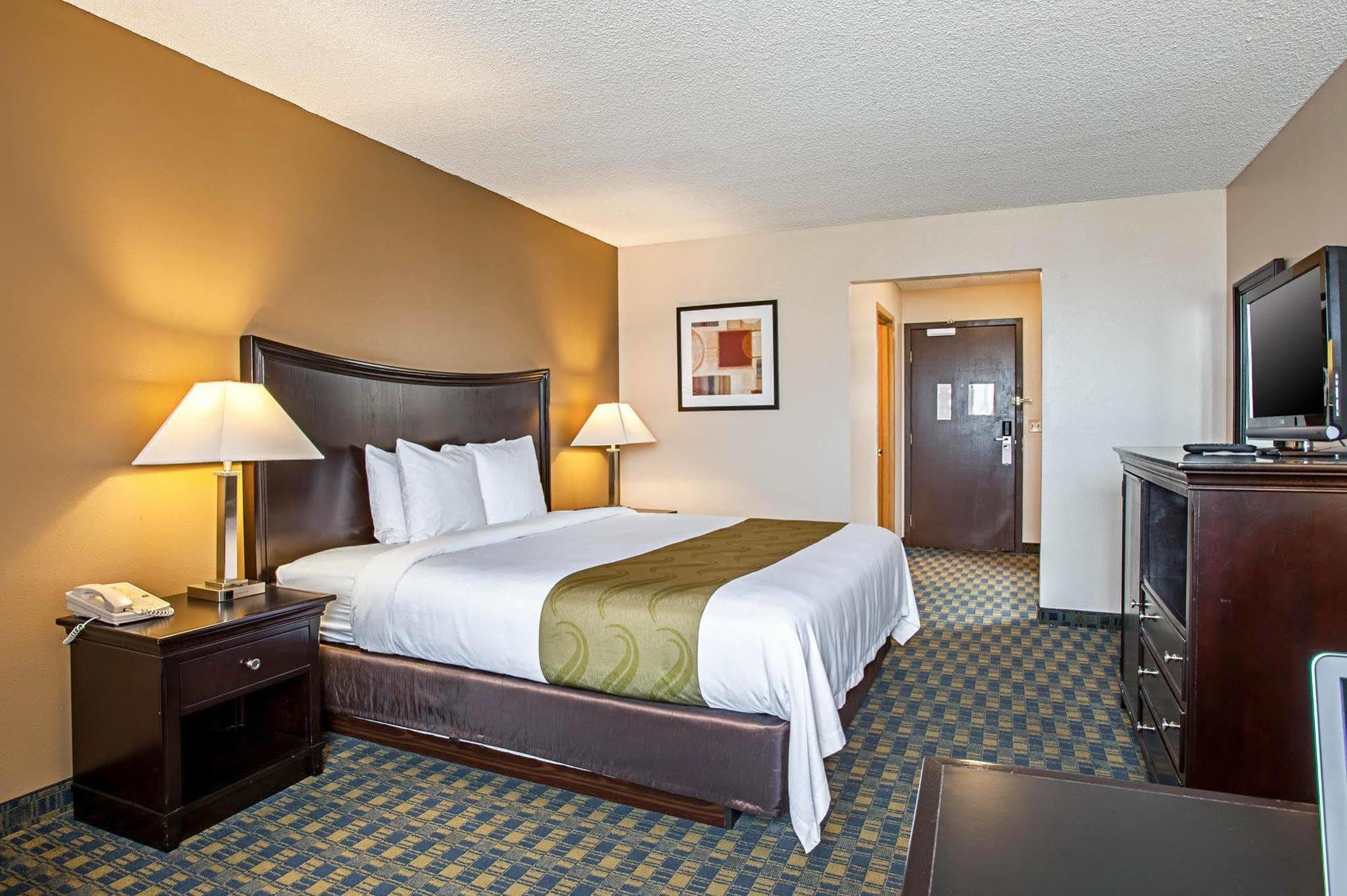 Quality Inn & Suites Kenedy - Karnes City Экстерьер фото